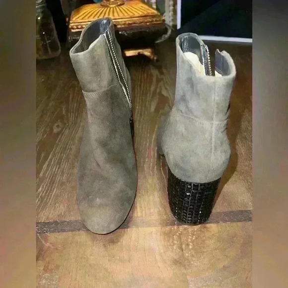 Michael Kors Boots Womens Arabella Ankle Booties
Heels Green Suede Zip Size 9.5 - Picture 4 of 9